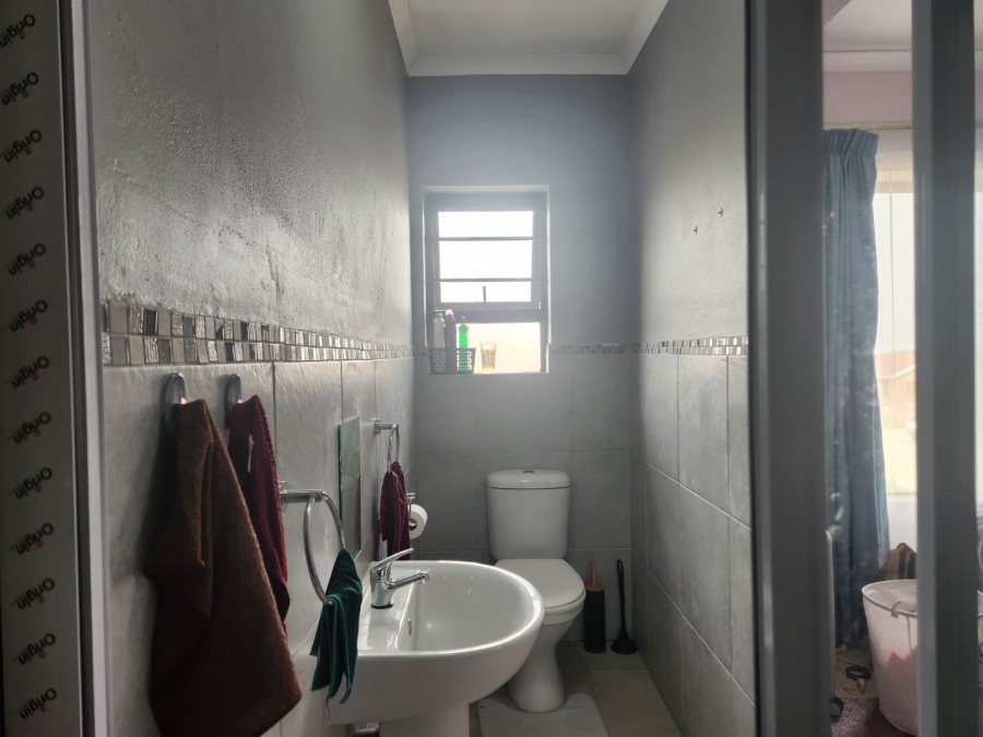 4 Bedroom Property for Sale in Levallia Western Cape